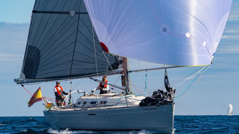 Victoria muy solvente para el ‘Tareis T’ de Ángel Medina y Joaquín Angoloti en la 3ª Regata Vuelta Costa del Sol, Trofeo Senda Azul
