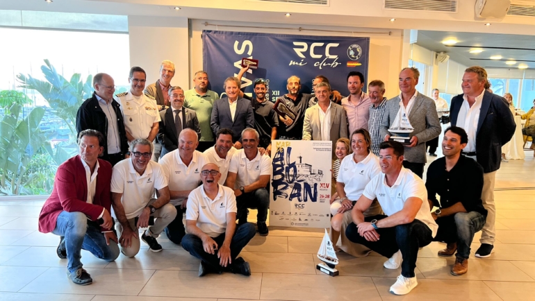 «El Aviador», patroneado por Gabriel Medem del RCM de Sotogrande,  ganador absoluto de la 45ª edición de la Regata Mar de Albarán.