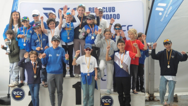 El Real Club El Candado celebra con éxito la segunda etapa del Circuito Provincial de Optimist 2026 «Senda Azul»
